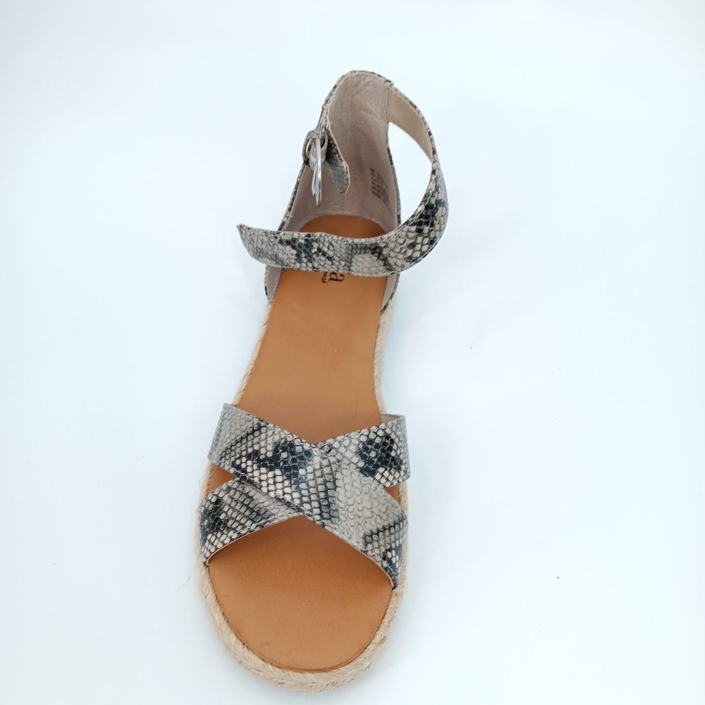 A.N.A GRAY BLAZE SNAKESKIN PRINT SANDALS SIZE 9M - Picture 7 of 16
